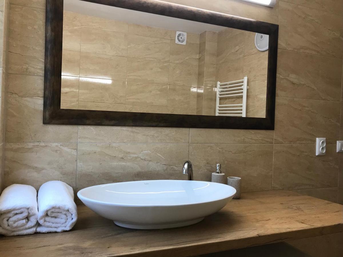 Apartmanovy Dom Visnove מראה חיצוני תמונה