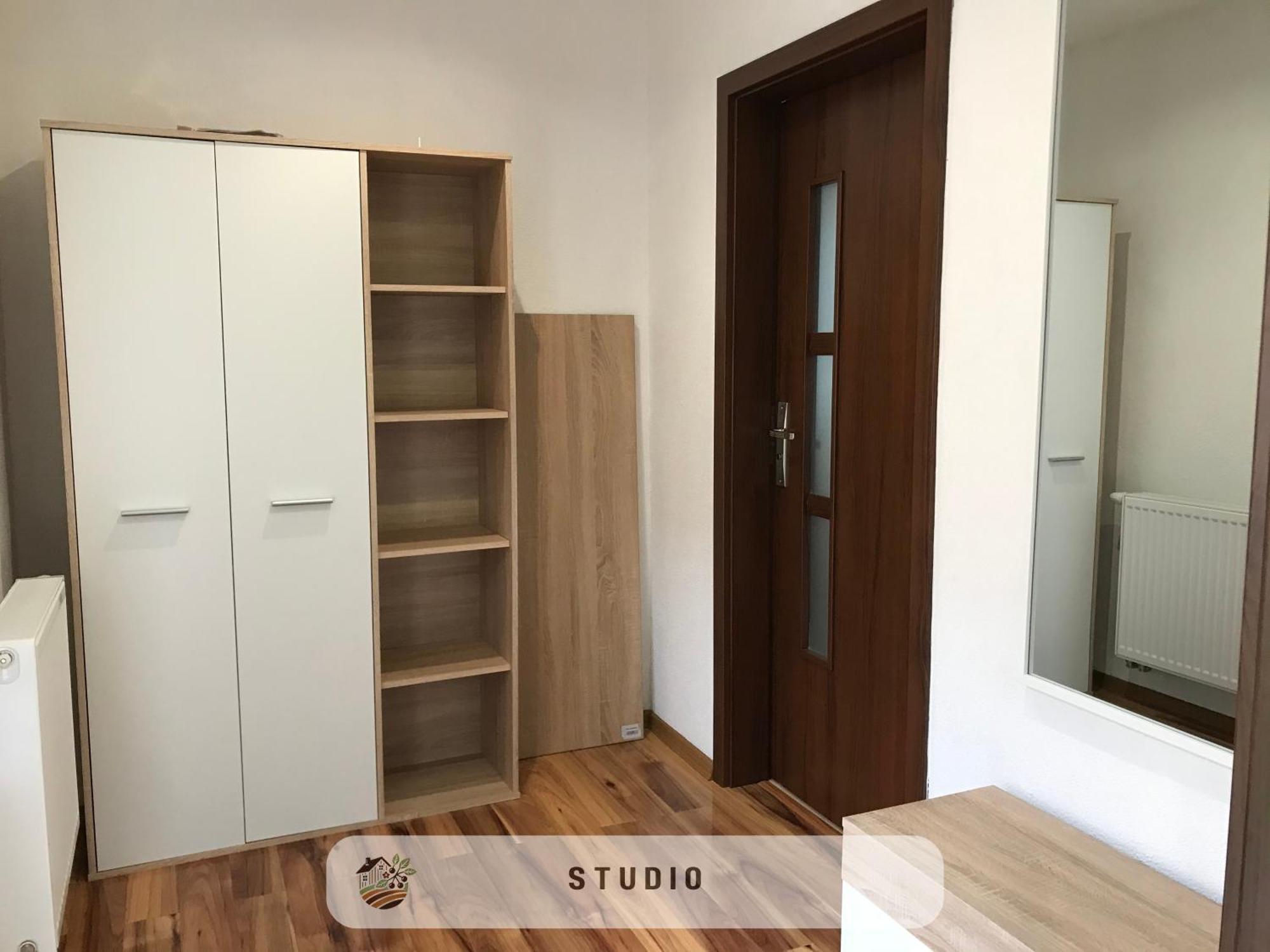 Apartmanovy Dom Visnove מראה חיצוני תמונה