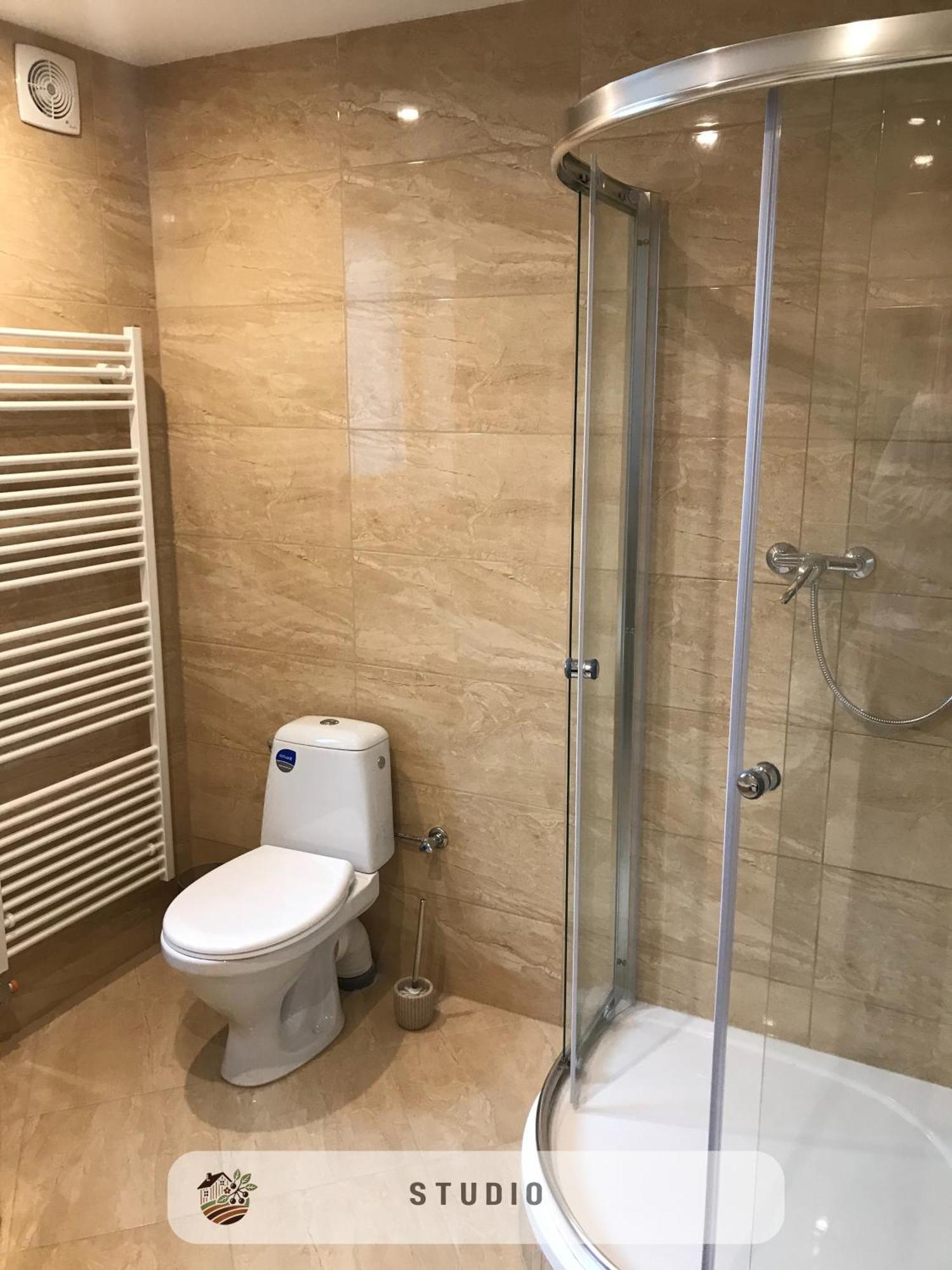 Apartmanovy Dom Visnove מראה חיצוני תמונה