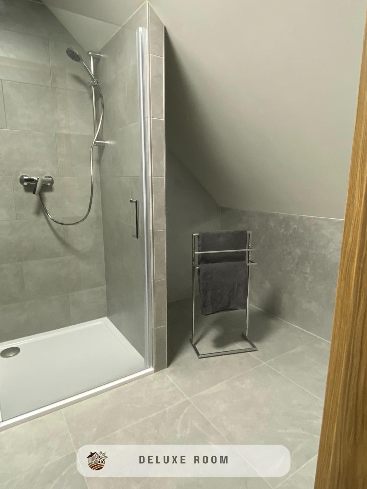 Apartmanovy Dom Visnove מראה חיצוני תמונה