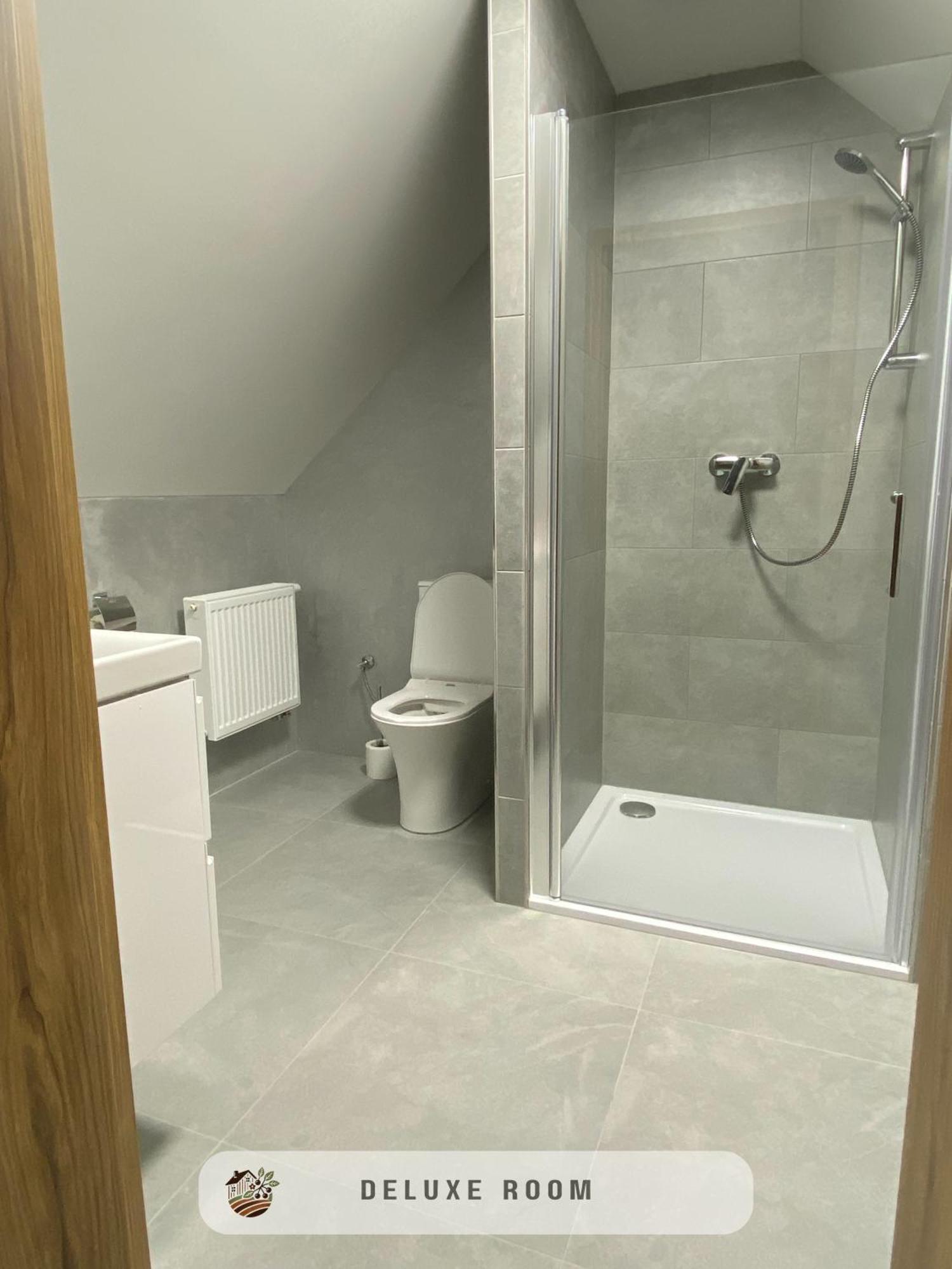 Apartmanovy Dom Visnove מראה חיצוני תמונה