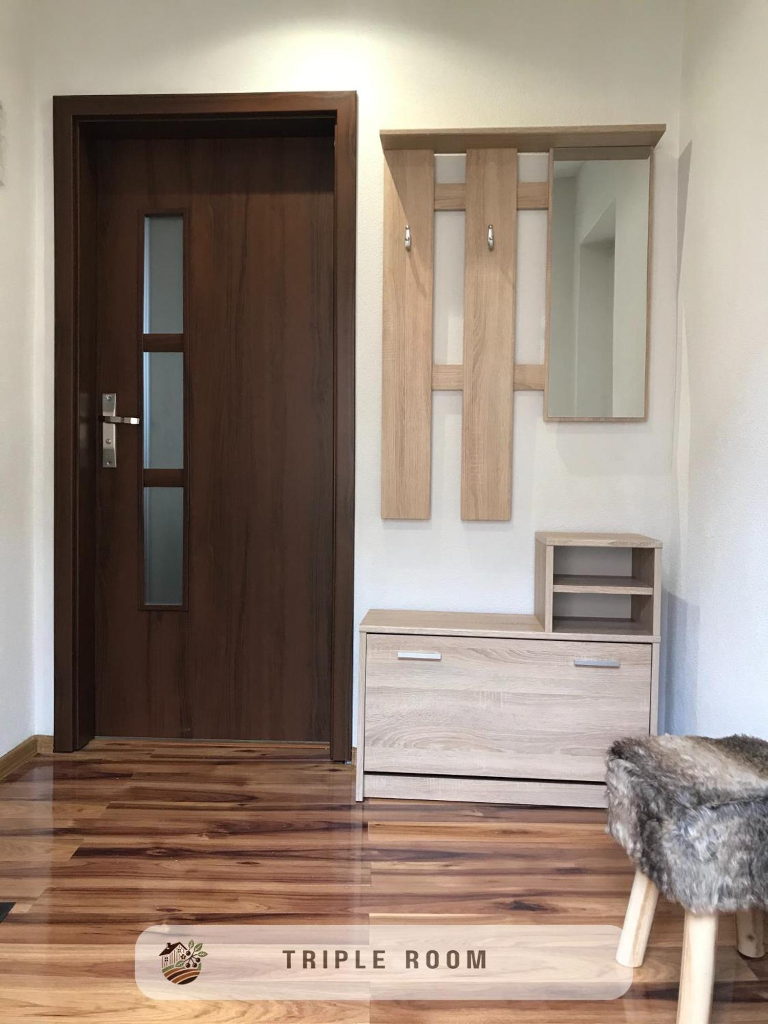 Apartmanovy Dom Visnove מראה חיצוני תמונה