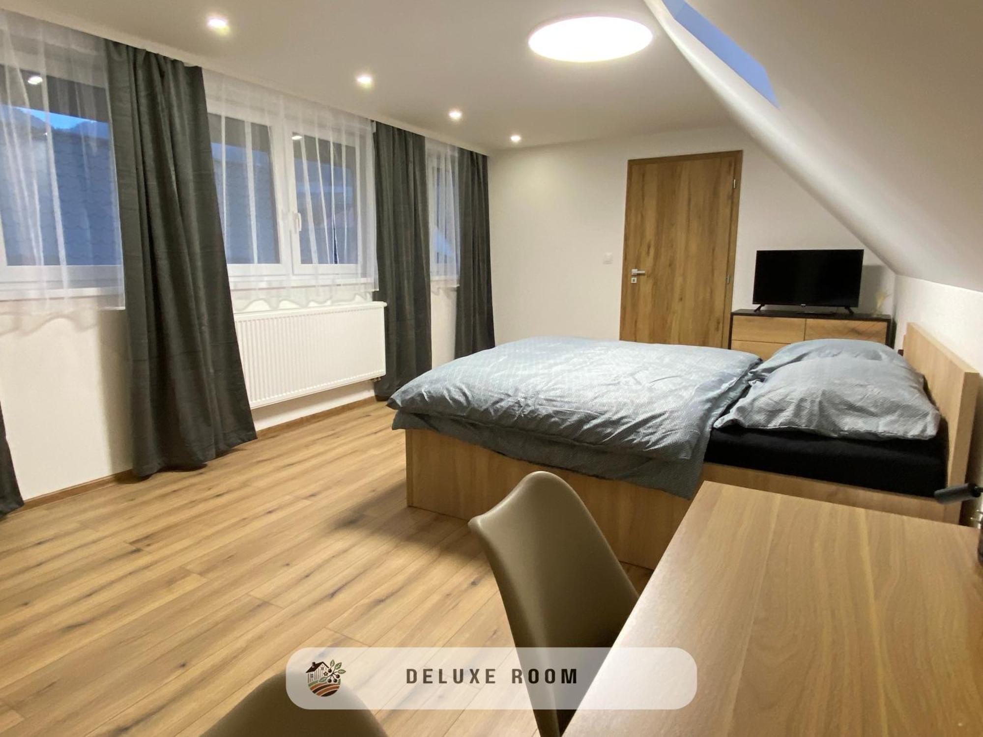 Apartmanovy Dom Visnove מראה חיצוני תמונה