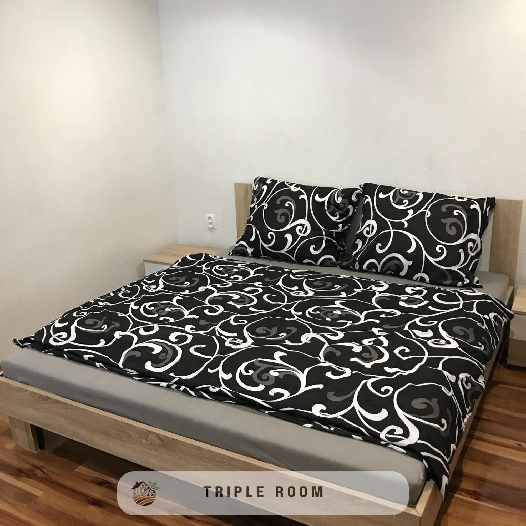 Apartmanovy Dom Visnove מראה חיצוני תמונה