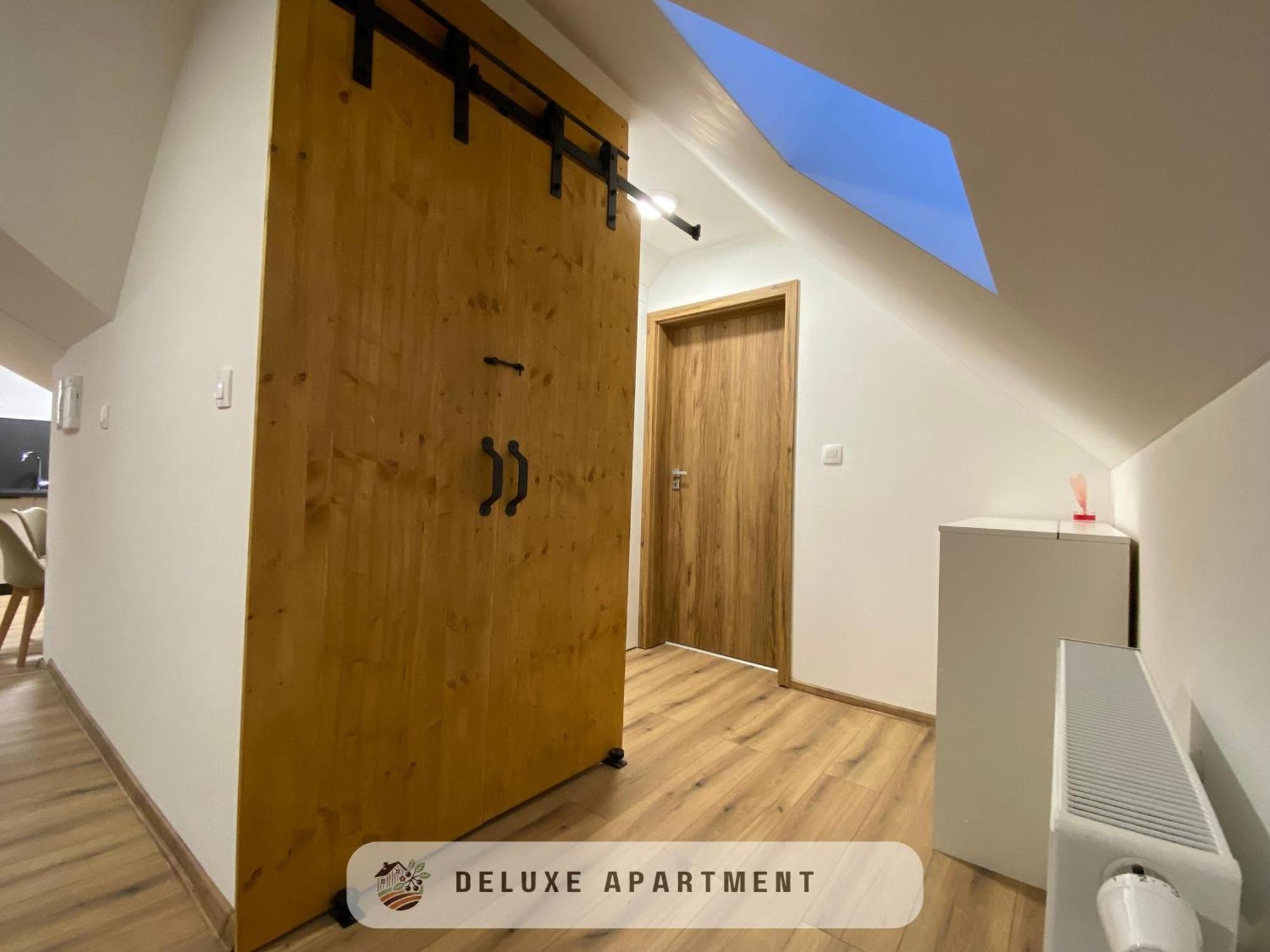 Apartmanovy Dom Visnove מראה חיצוני תמונה
