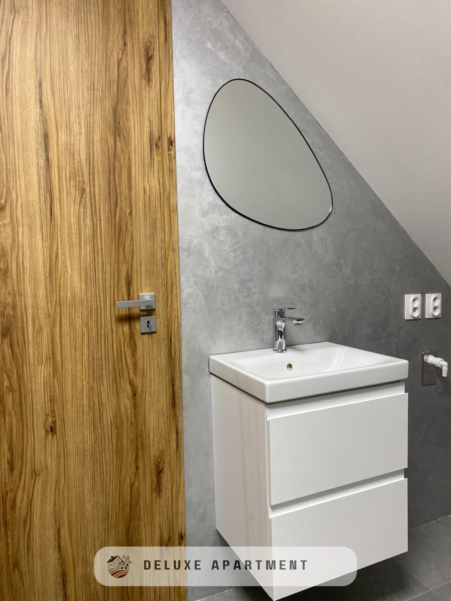 Apartmanovy Dom Visnove מראה חיצוני תמונה