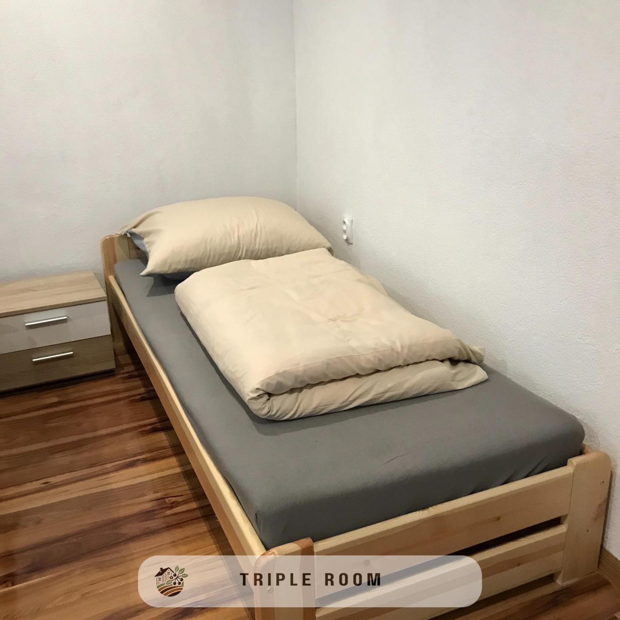 Apartmanovy Dom Visnove מראה חיצוני תמונה